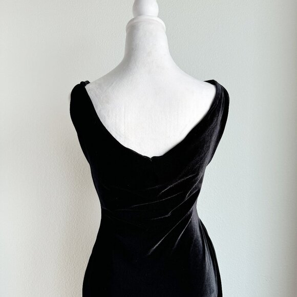 VINTAGE HANDMADE FLOOR LENGTH BLACK VELVET DRESS - Picture 7 of 7